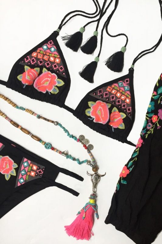 Rinikini – Designer Crochet Bikinis